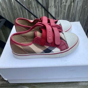 Kids low top two strap Burberry